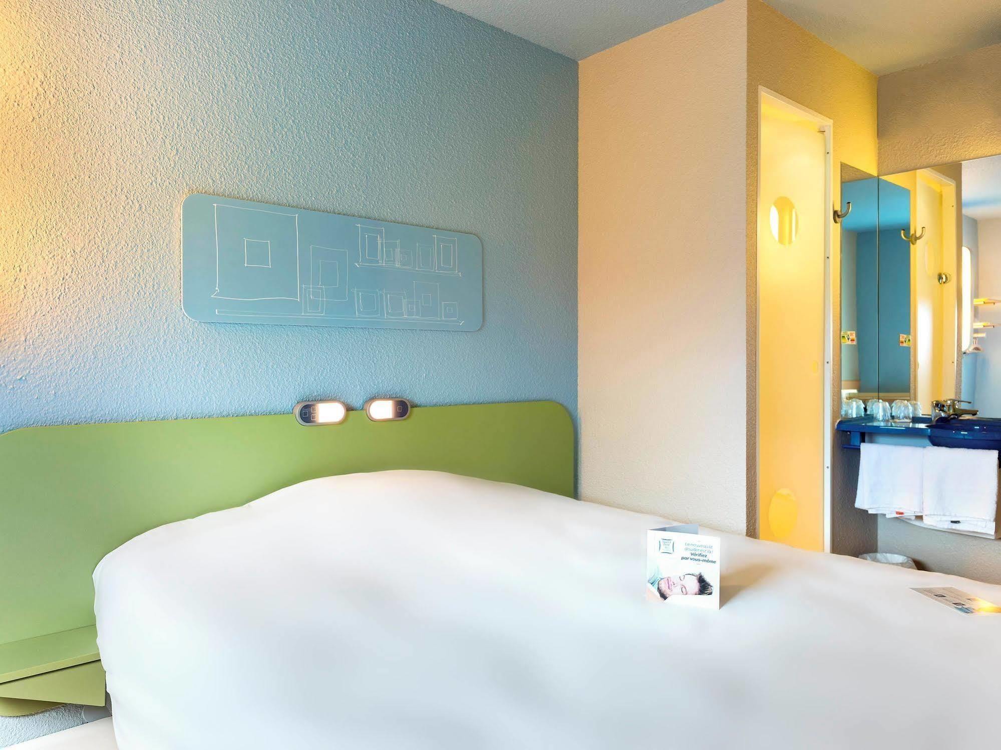 Ibis Budget La Roche Sur Yon Vendespace Mouilleron-le-Captif Bagian luar foto