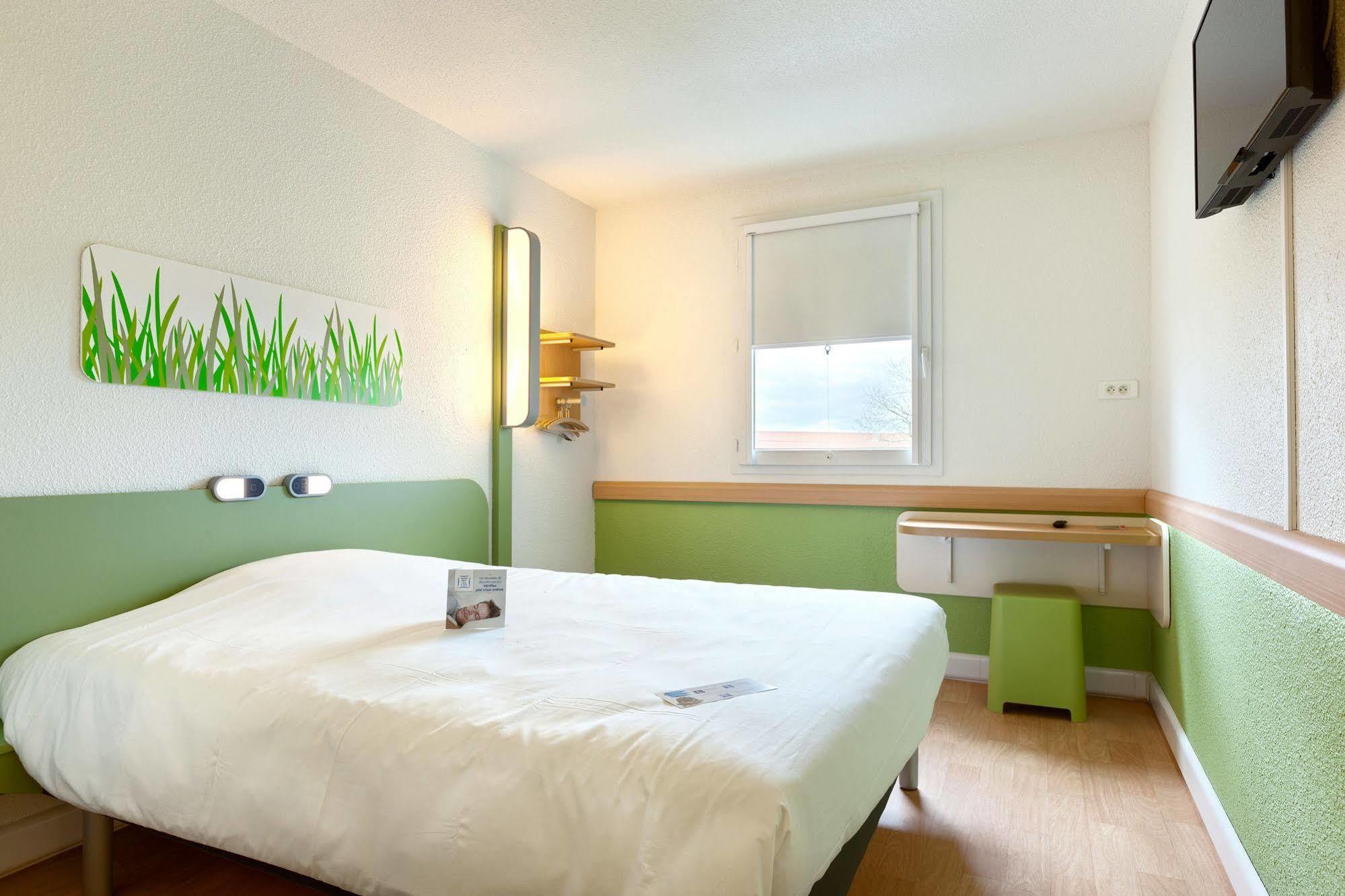 Ibis Budget La Roche Sur Yon Vendespace Mouilleron-le-Captif Bagian luar foto